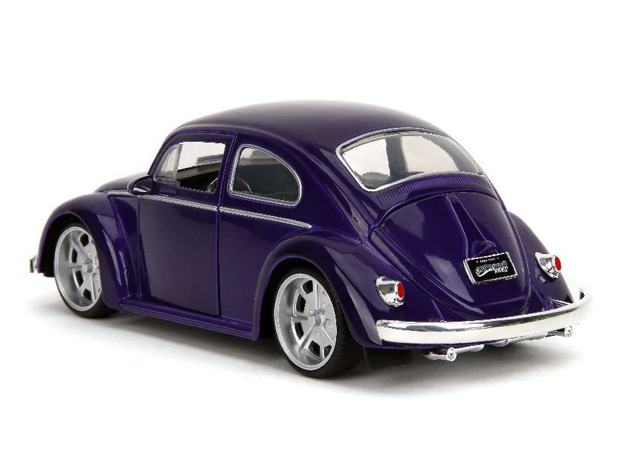 Wednesday Hollywood Rides Wednesday Addams & Thing Figures & Volkswagen Beetle 1/24 Scale Model Gallery Image 14