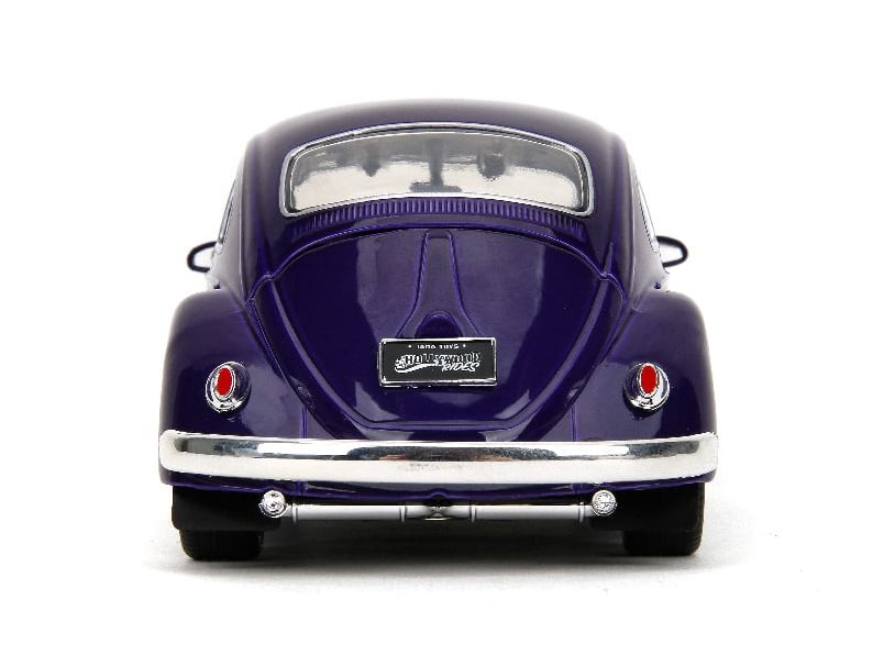 Wednesday Hollywood Rides Wednesday Addams & Thing Figures & Volkswagen Beetle 1/24 Scale Model Gallery Image 15