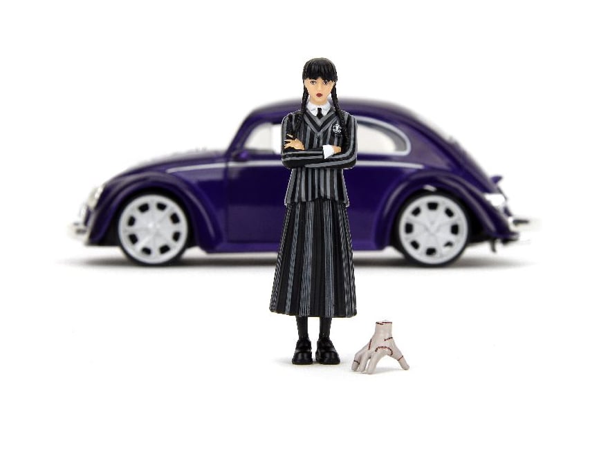 Wednesday Hollywood Rides Wednesday Addams & Thing Figures & Volkswagen Beetle 1/24 Scale Model Gallery Image 21