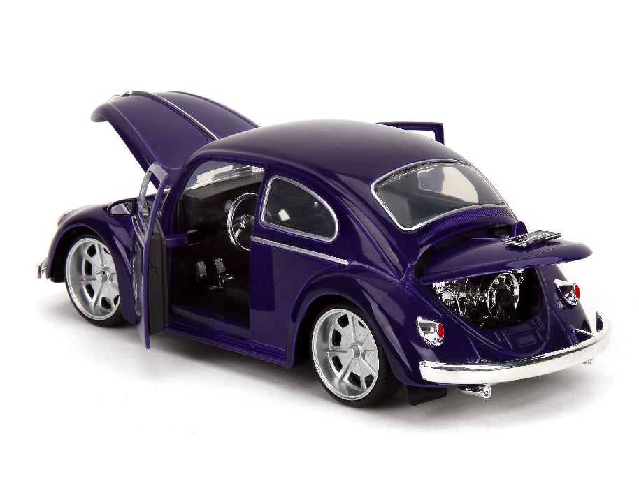 Wednesday Hollywood Rides Wednesday Addams & Thing Figures & Volkswagen Beetle 1/24 Scale Model Gallery Image 8