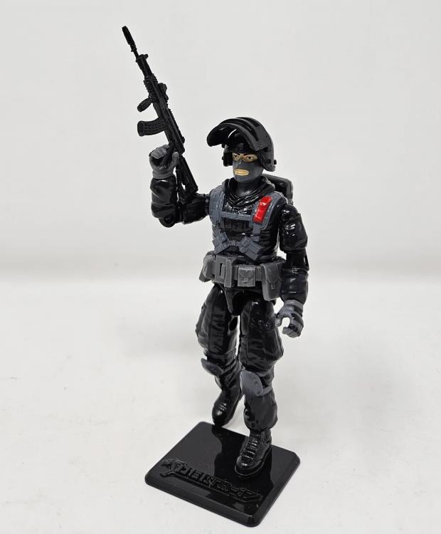 Delta-17: War in the Shadows Retrograd Thunder Battalion Infantry Action Figure Gallery Image 3