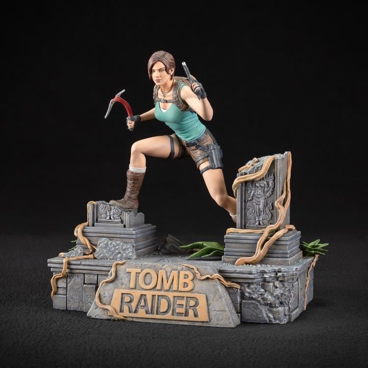 Tomb Raider Lara Croft Statue Gallery Image 14