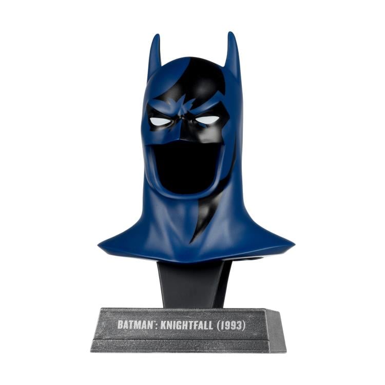 Batman: Knightfall Batman Cowl 1/3 Scale Replica Gallery Image 3