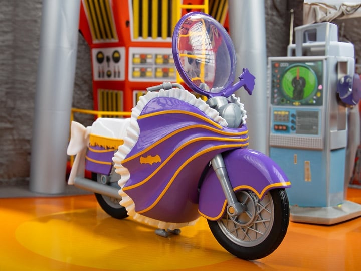 Batman Classic TV Series DC Retro Batgirl Cycle Gallery Image 1