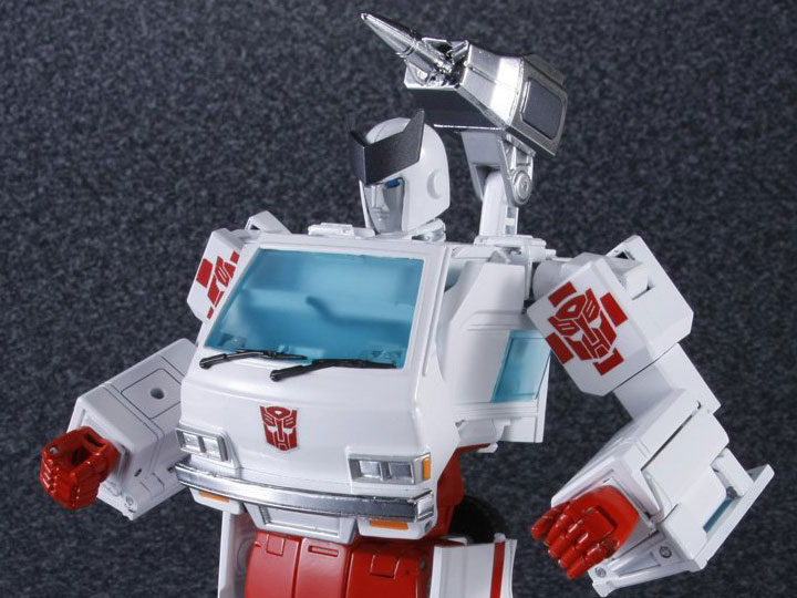 Transformers Masterpiece MP-30 Ratchet Gallery Image 1
