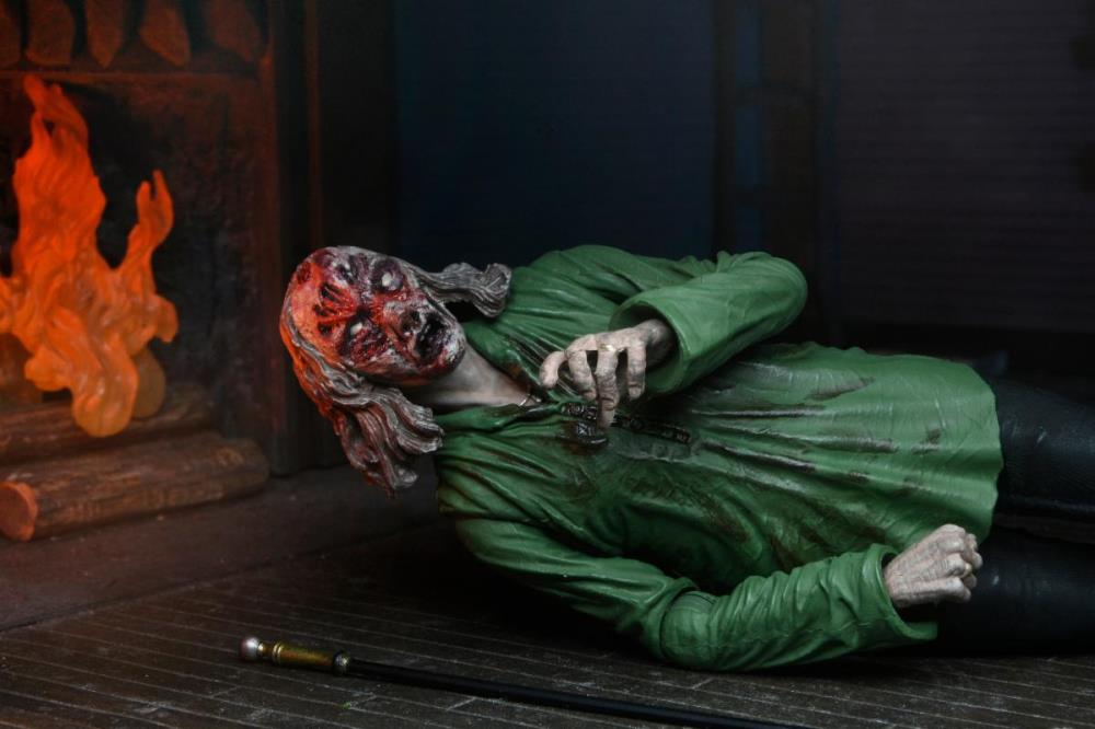 Evil Dead Ultimate Bloody Ash & Cheryl Williams Action Figure Two-Pack Gallery Image 7