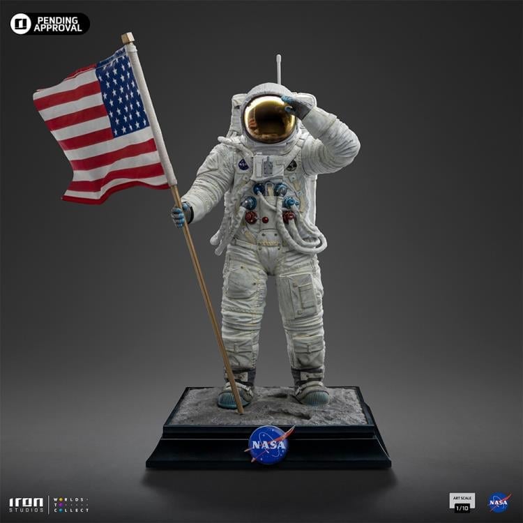 Apollo 11 Astronaut 1/10 Art Scale Limited Edition Statue Gallery Image 3