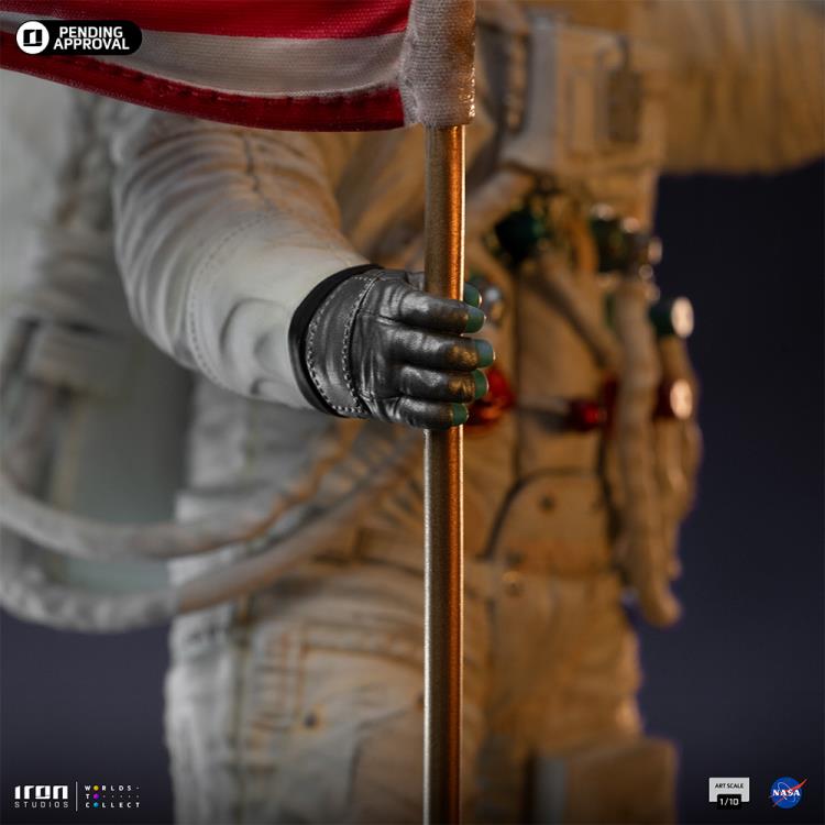 Apollo 11 Astronaut 1/10 Art Scale Limited Edition Statue Gallery Image 8