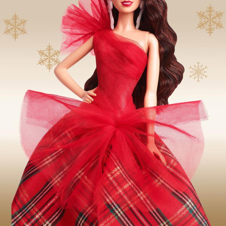 Barbie 2024 Holiday Barbie Doll (Wavy Brunette Hair) Gallery Image 7