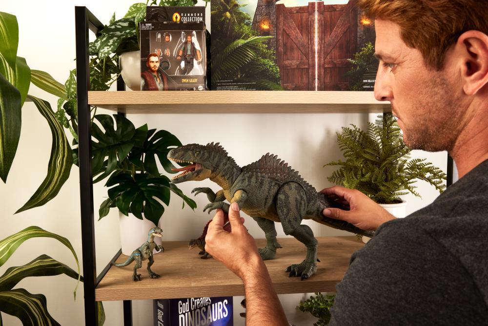Jurassic World Hammond Collection Giganotosaurus Gallery Image 10