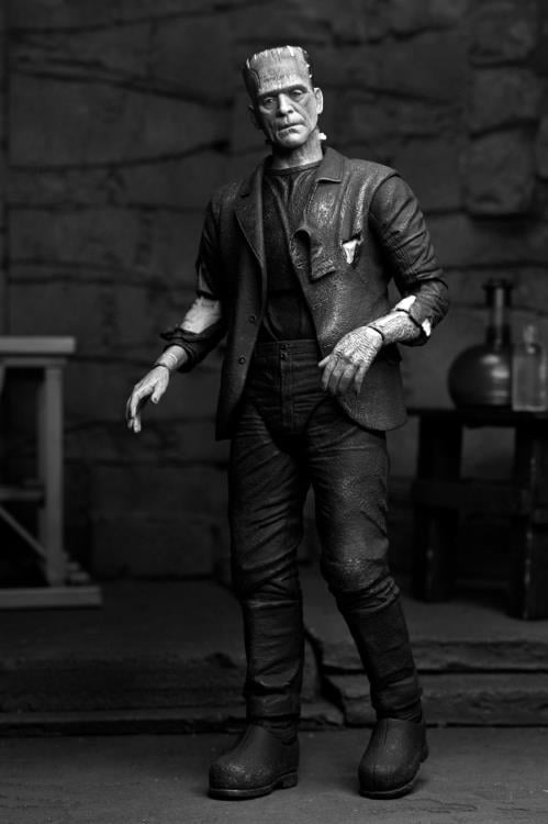 Universal Monsters Ultimate Bride of Frankenstein Frankenstein's Monster (Black & White Ver.) Action Figure Gallery Image 3