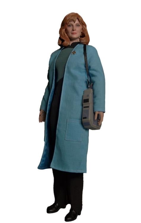 Star Trek: The Next Generation Dr. Beverly Crusher (Standard Ver.) 1/6 Scale Figure Gallery Image 13