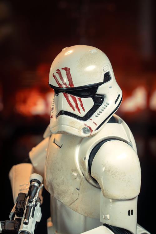 Star Wars: The Force Awakens FN-2187 1/6 Scale Limited Edition Exclusive Bust Gallery Image 9