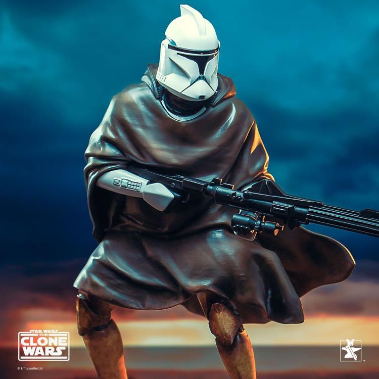 Star Wars: The Clone Wars Premier Collection Hawkbat Battalion Clone Trooper 1/7 Scale Limited Edition Exclusive Statue Gallery Image 5
