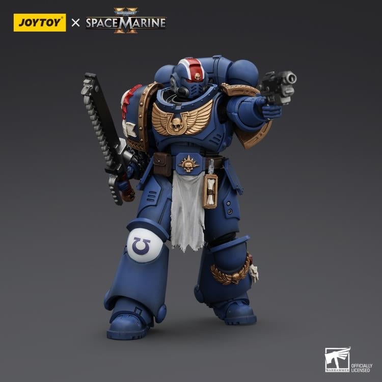 Warhammer 40,000: Space Marine 2 Ultramarines Lieutenant Titus 1/18 Scale Action Figure Gallery Image 5
