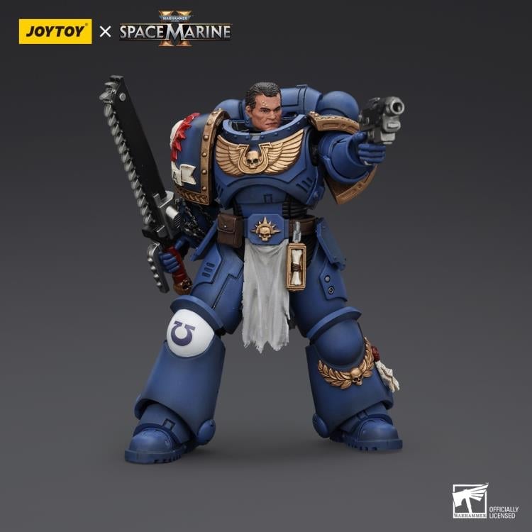 Warhammer 40,000: Space Marine 2 Ultramarines Lieutenant Titus 1/18 Scale Action Figure Gallery Image 6