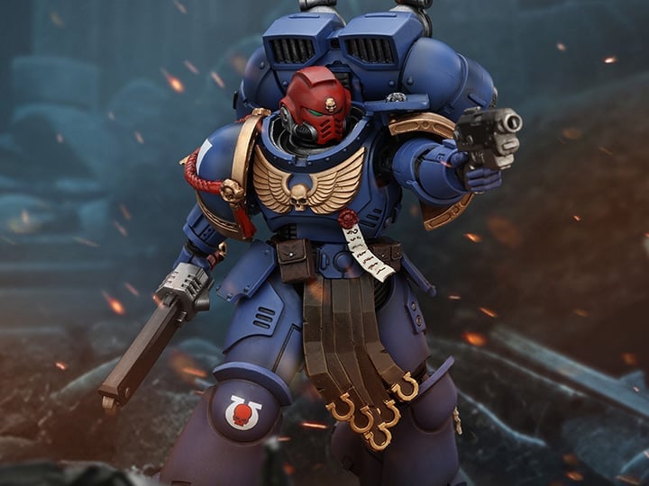 Warhammer 40,000: Space Marine 2 Ultramarines Sergeant Gadriel 1/18 Scale Action Figure Gallery Image 1