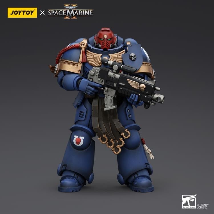 Warhammer 40,000: Space Marine 2 Ultramarines Sergeant Gadriel 1/18 Scale Action Figure Gallery Image 3