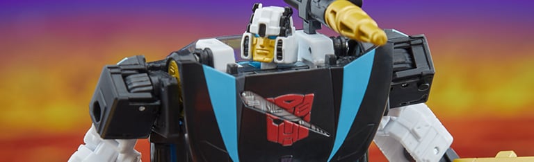 Image of Transformers: Legacy United Deluxe Class Armada Universe Wheeljack Action Figure