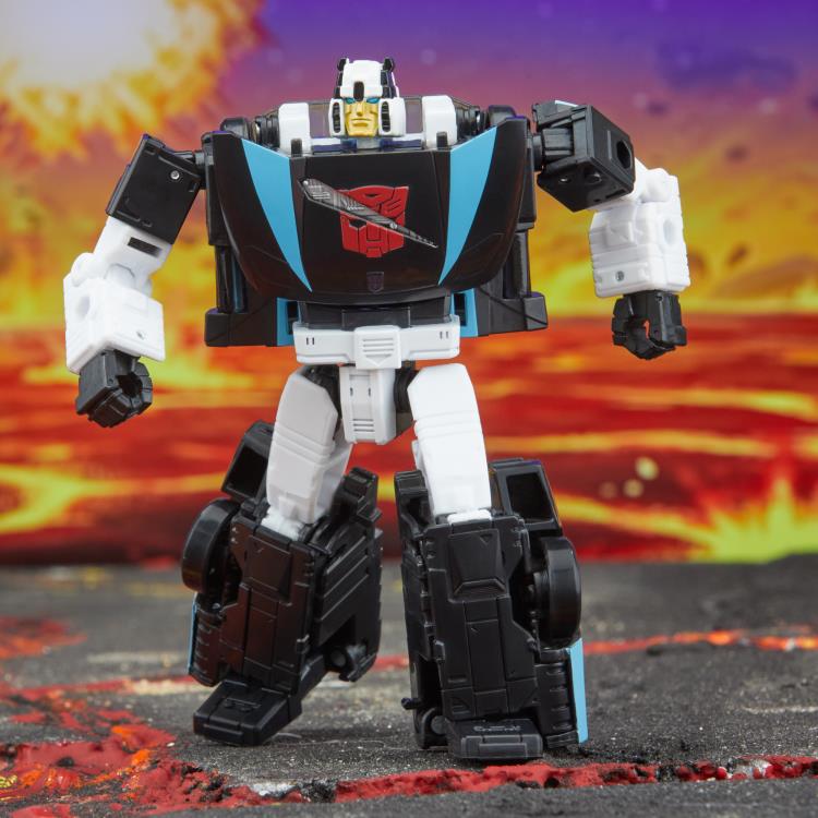 Transformers: Legacy United Deluxe Class Armada Universe Wheeljack Action Figure Gallery Image 6