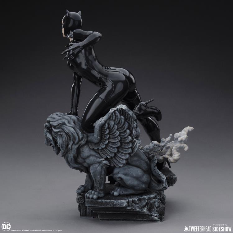 DC Comics Catwoman 1/6 Scale Maquette Gallery Image 7