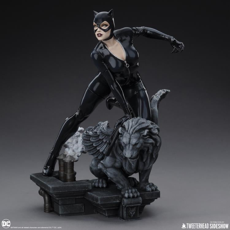DC Comics Catwoman 1/6 Scale Maquette Gallery Image 5