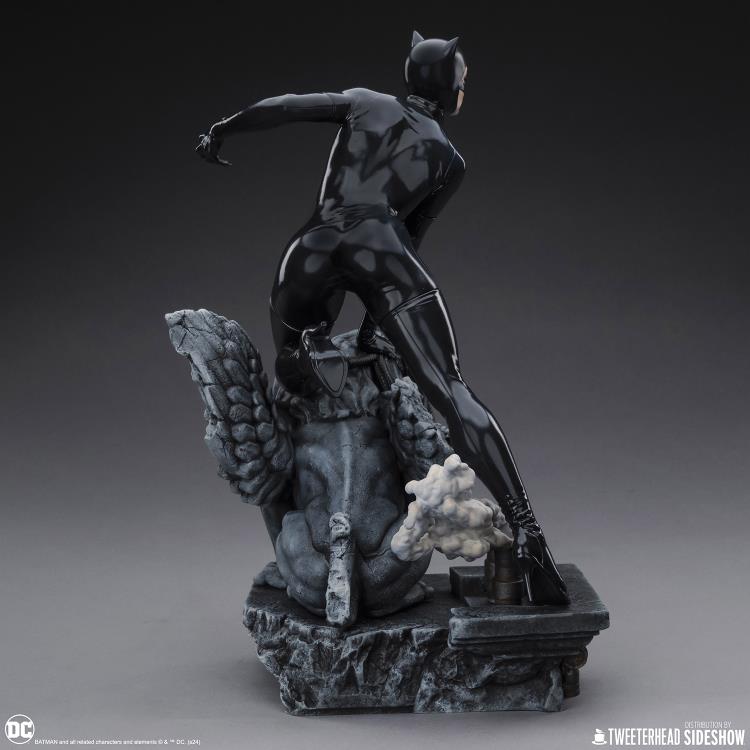 DC Comics Catwoman 1/6 Scale Maquette Gallery Image 8