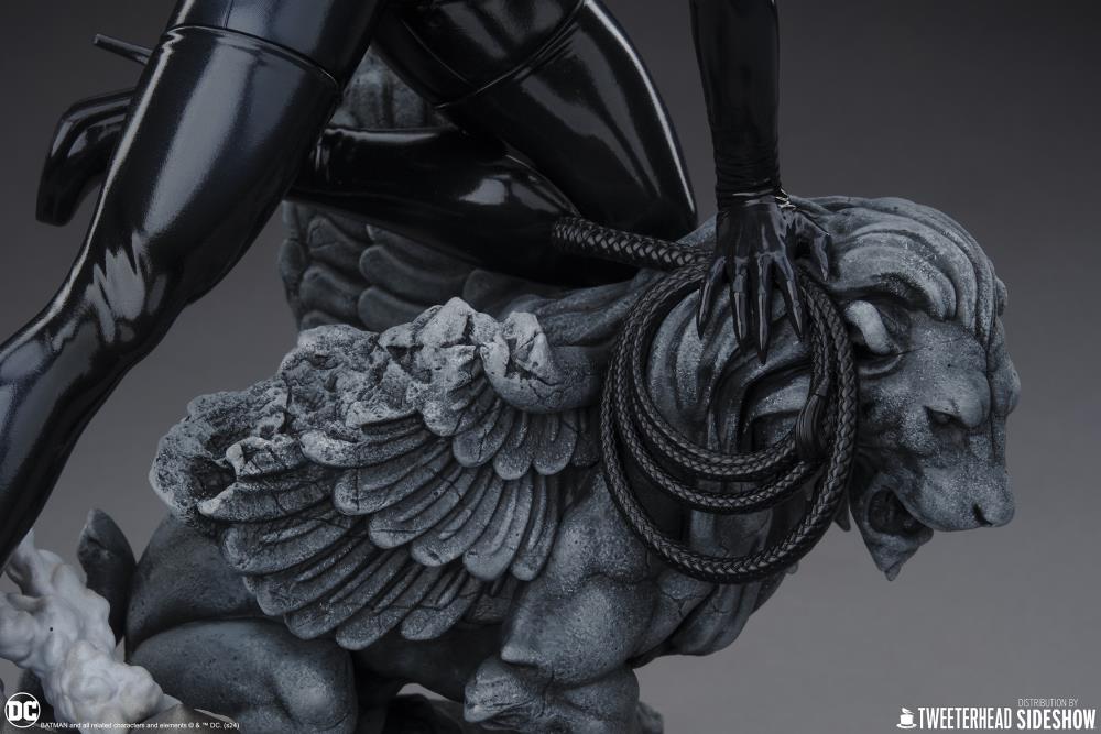 DC Comics Catwoman 1/6 Scale Maquette Gallery Image 14
