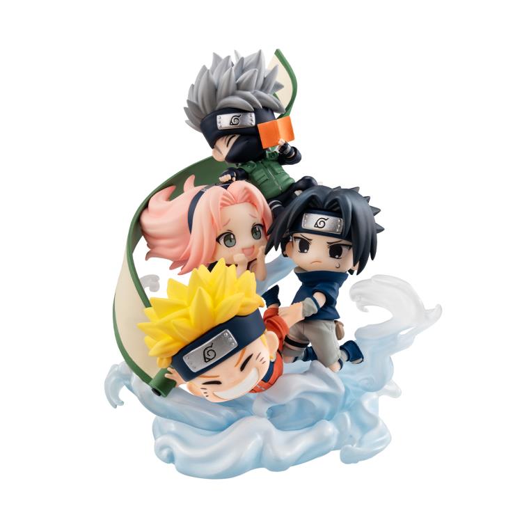 Naruto: Shippuden FigUnity Gather Here, Team 7! (With Gift)