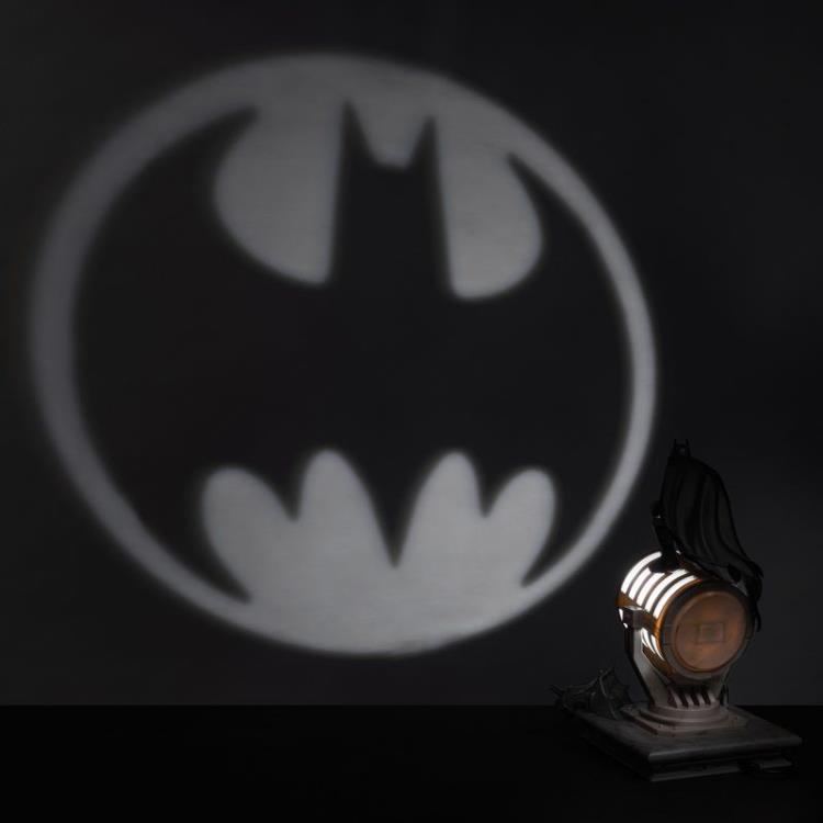 DC Comics Batman Figurine Light Gallery Image 4