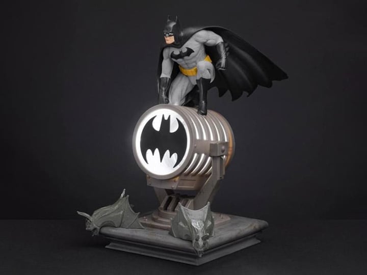 DC Comics Batman Figurine Light Gallery Image 1