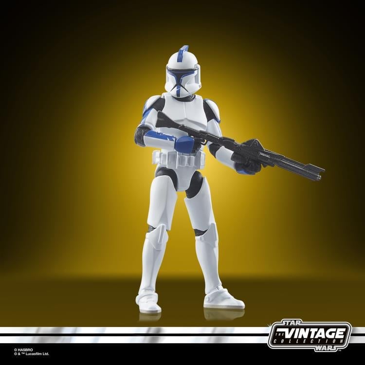 Star Wars: The Vintage Collection Clone Lieutenant (Ahsoka) Action Figure Gallery Image 3