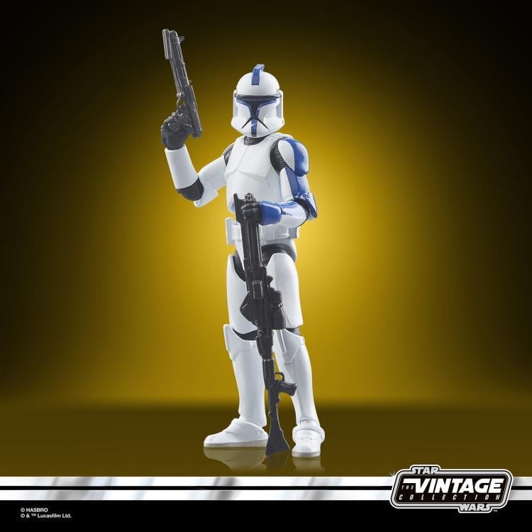 Star Wars: The Vintage Collection Clone Lieutenant (Ahsoka) Action Figure Gallery Image 5