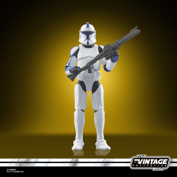 Star Wars: The Vintage Collection Clone Lieutenant (Ahsoka) Action Figure Gallery Image 4
