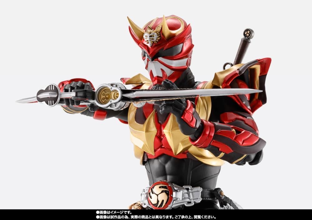 Kamen Rider Hibiki S.H.Figuarts -Shinkocchou Seihou- Kamen Rider Armed Hibiki Action Figure Gallery Image 6