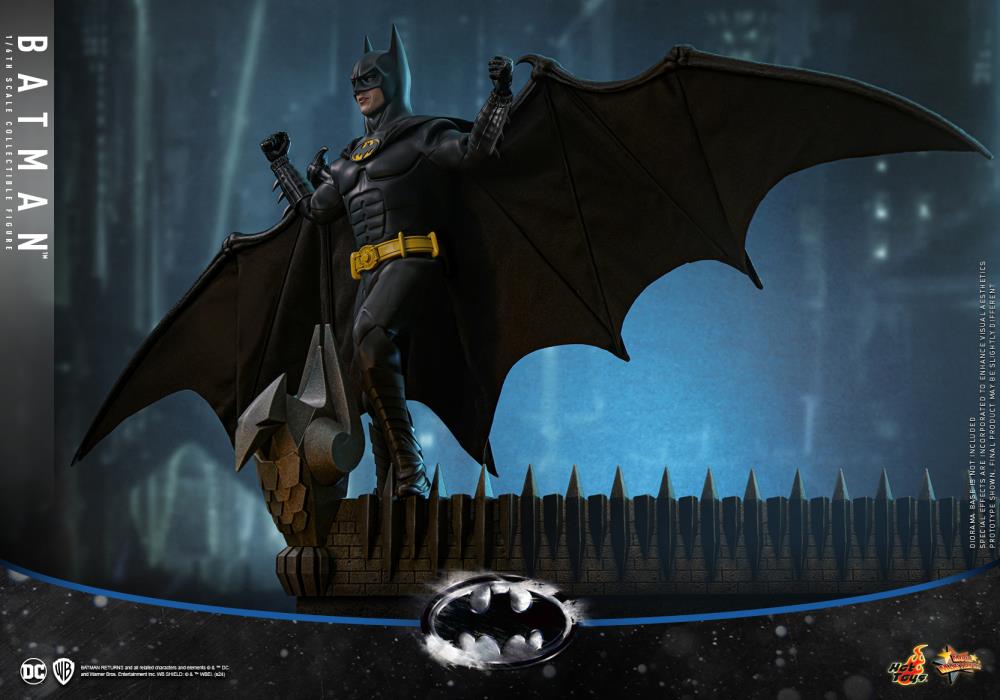 Batman Returns MMS769 Batman 1/6th Scale Collectible Figure Gallery Image 8
