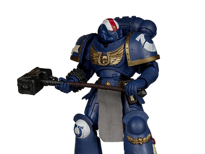 Warhammer 40,000: Space Marine 2 Ultramarines Lieutenant Titus Action Figure Gallery Image 1