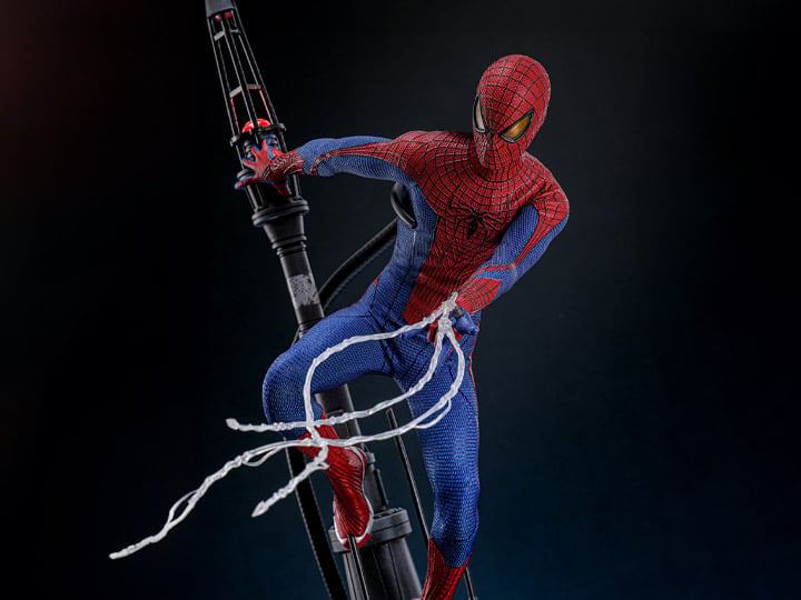 The Amazing Spider-Man MMS772 Spider-Man Deluxe 1/6th Scale Collectible Figure Gallery Image 1