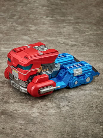 Transformers: One Optimus Prime (Vehicle Mode) Figure Gallery Image 2