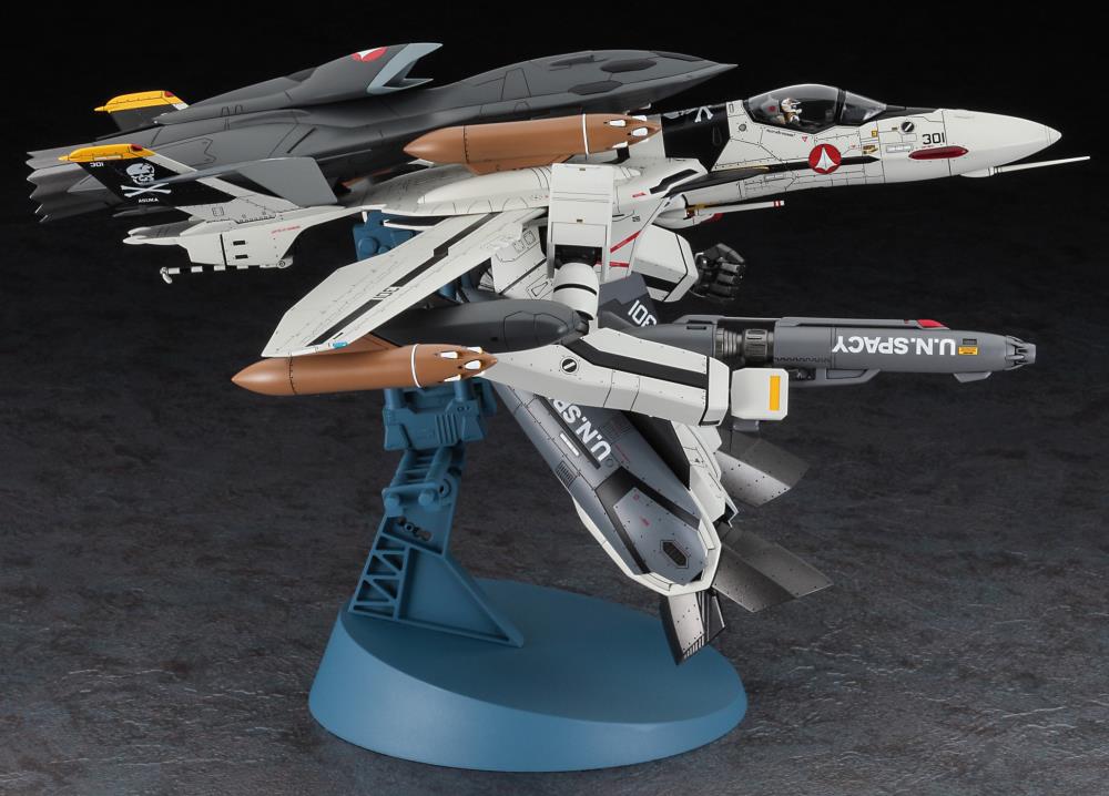 Macross Zero VF-0S Gerwalk with Ghost Booster 1/72 Scale Model Kit