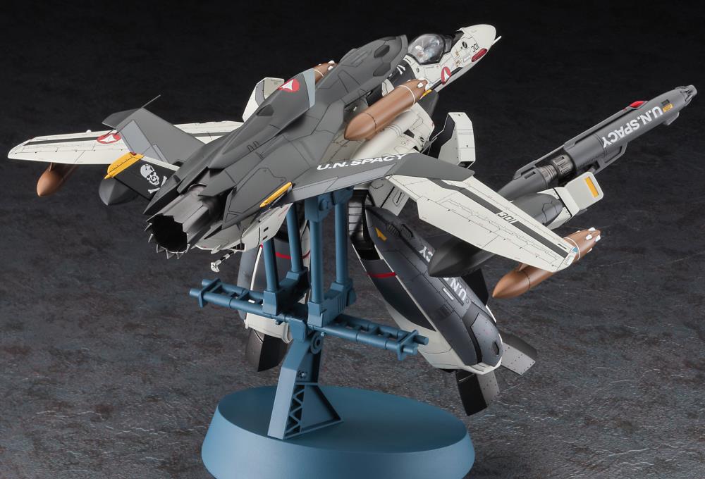 Macross Zero VF-0S Gerwalk with Ghost Booster 1/72 Scale Model Kit Gallery Image 7