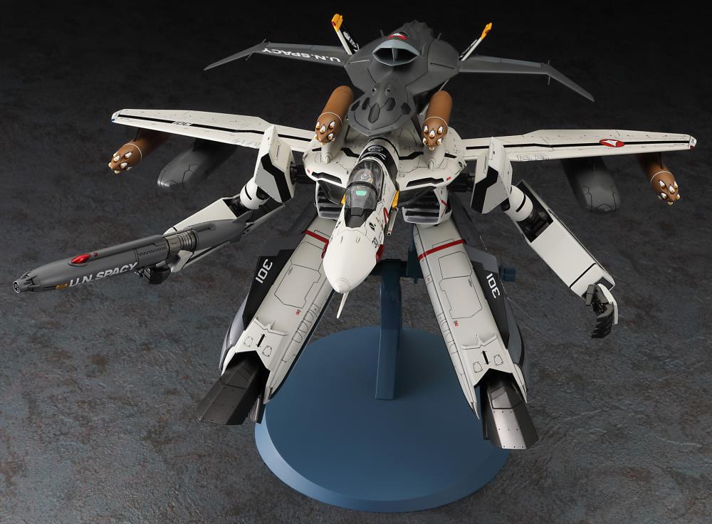 Macross Zero VF-0S Gerwalk with Ghost Booster 1/72 Scale Model Kit Gallery Image 4