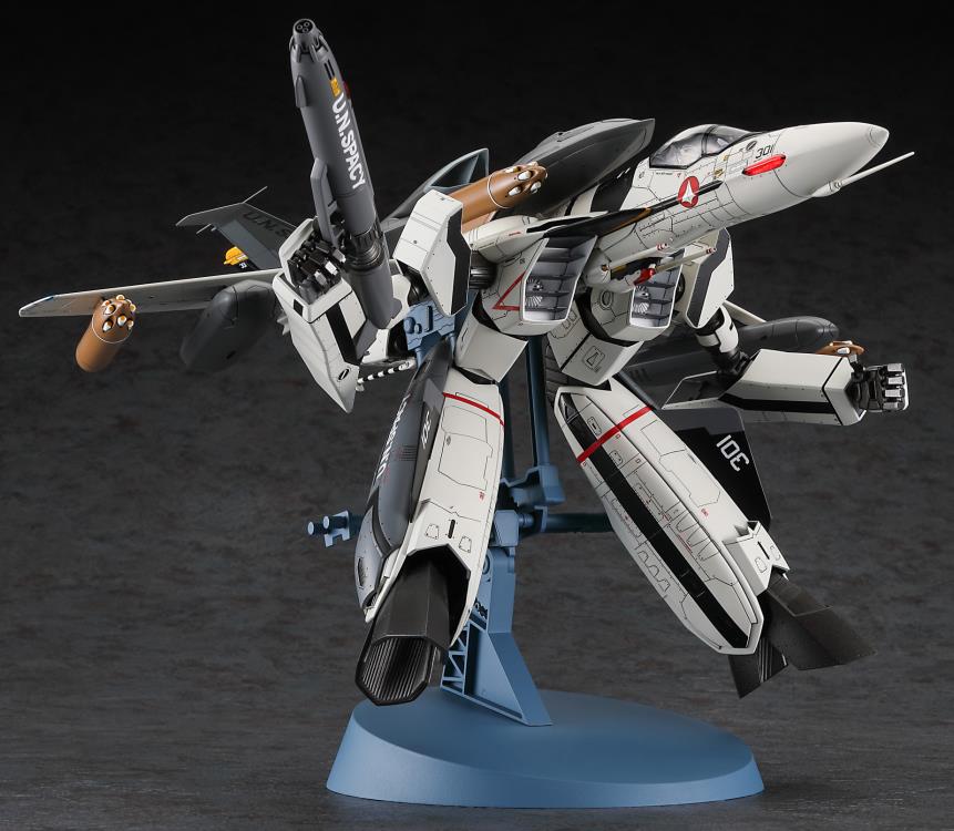 Macross Zero VF-0S Gerwalk with Ghost Booster 1/72 Scale Model Kit Gallery Image 5