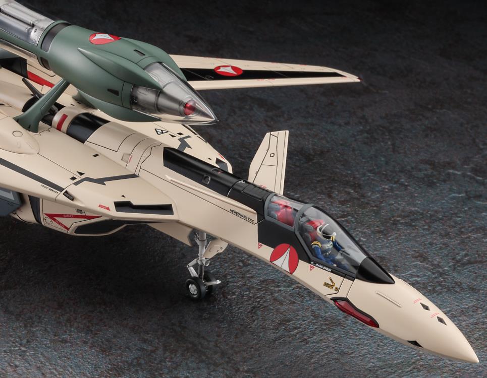 Macross Plus YF-19 with Fast Pack & Fold Booster 1/72 Scale Model Kit
