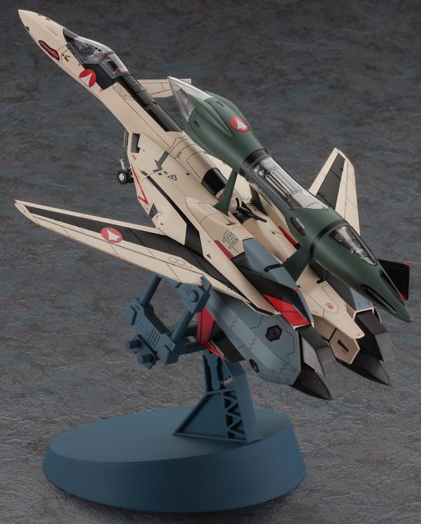 Macross Plus YF-19 with Fast Pack & Fold Booster 1/72 Scale Model Kit