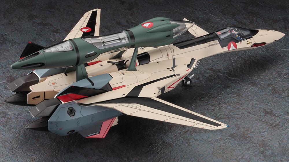 Macross Plus YF-19 with Fast Pack & Fold Booster 1/72 Scale Model Kit