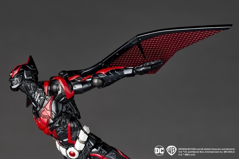 Batman Beyond Amazing Yamaguchi Revoltech NR066 Batman Action Figure Gallery Image 13