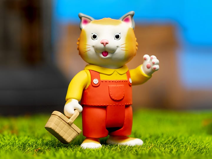 Richard Scarry's Busy World ReAction Huckle Cat (Picnic) Action Figure Gallery Image 1