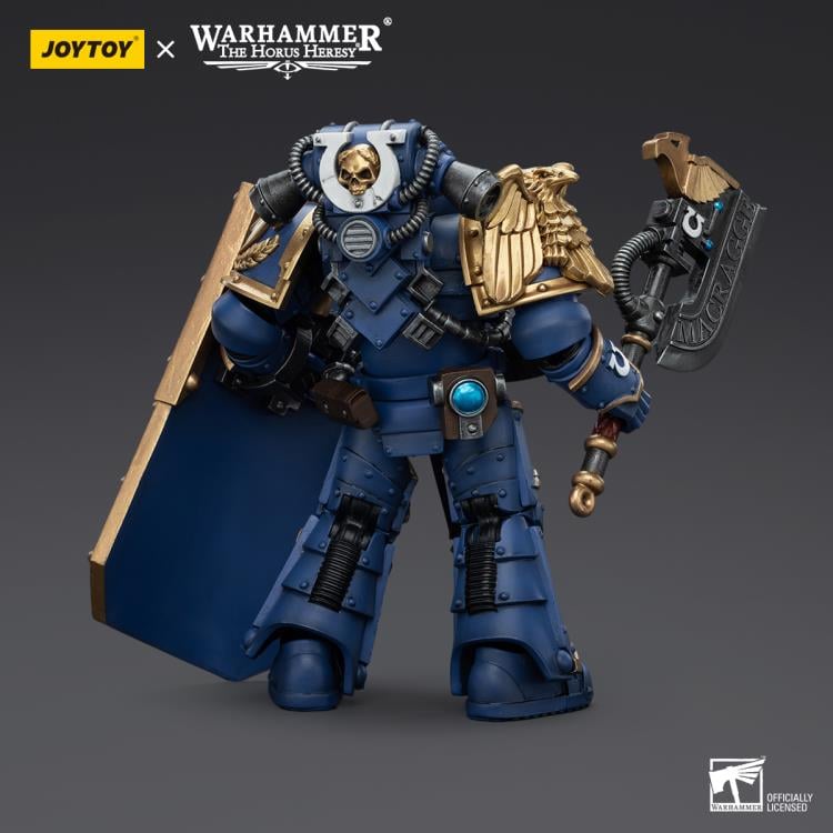 Warhammer: The Horus Heresy Ultramarines Invictarus Suzerain Squad Suzerain 3 1/18 Scale Action Figure Gallery Image 4