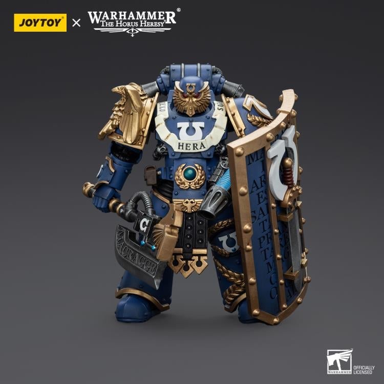 Warhammer: The Horus Heresy Ultramarines Invictarus Suzerain Squad Suzerain 3 1/18 Scale Action Figure Gallery Image 3